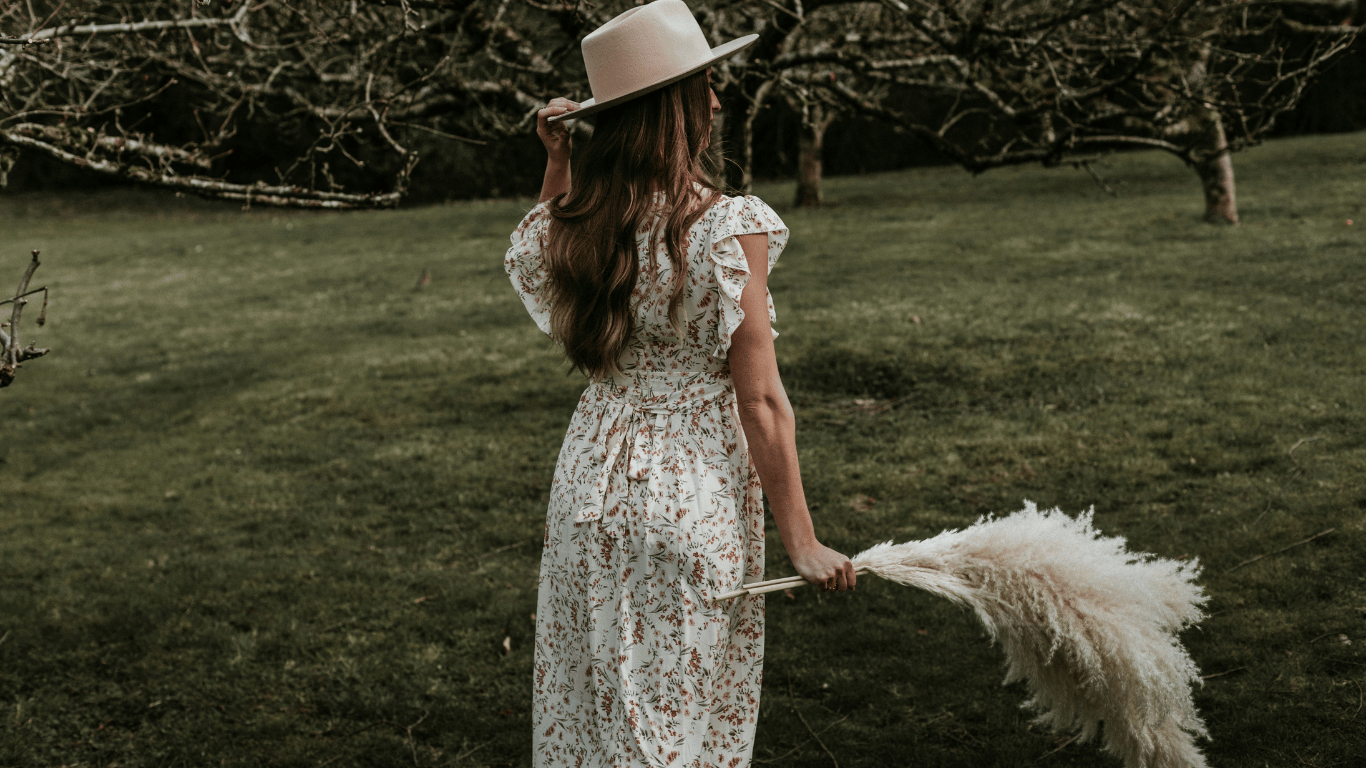 lady in chic and warm clothing wearing hat