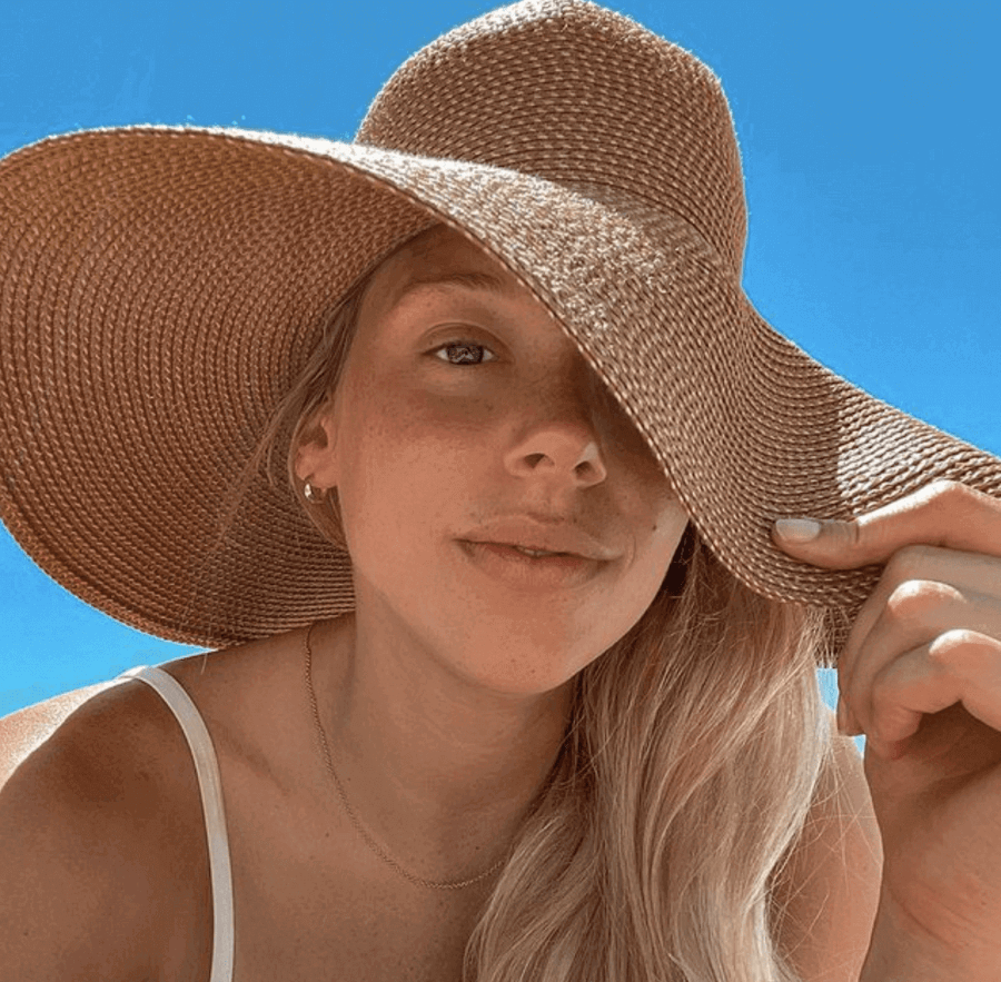 how to wear a floppy hat