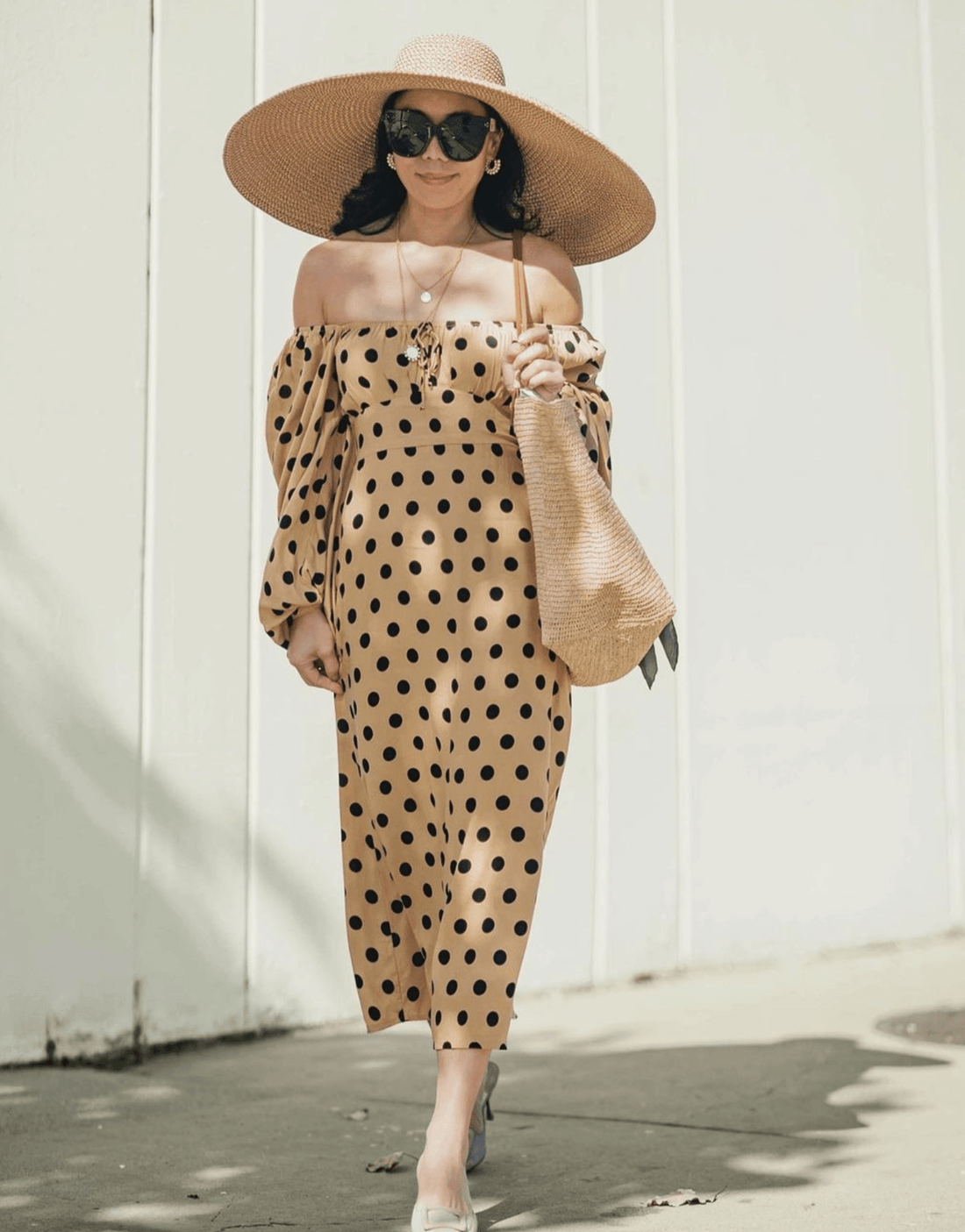 wide brim sun hat for a beach photoshoot