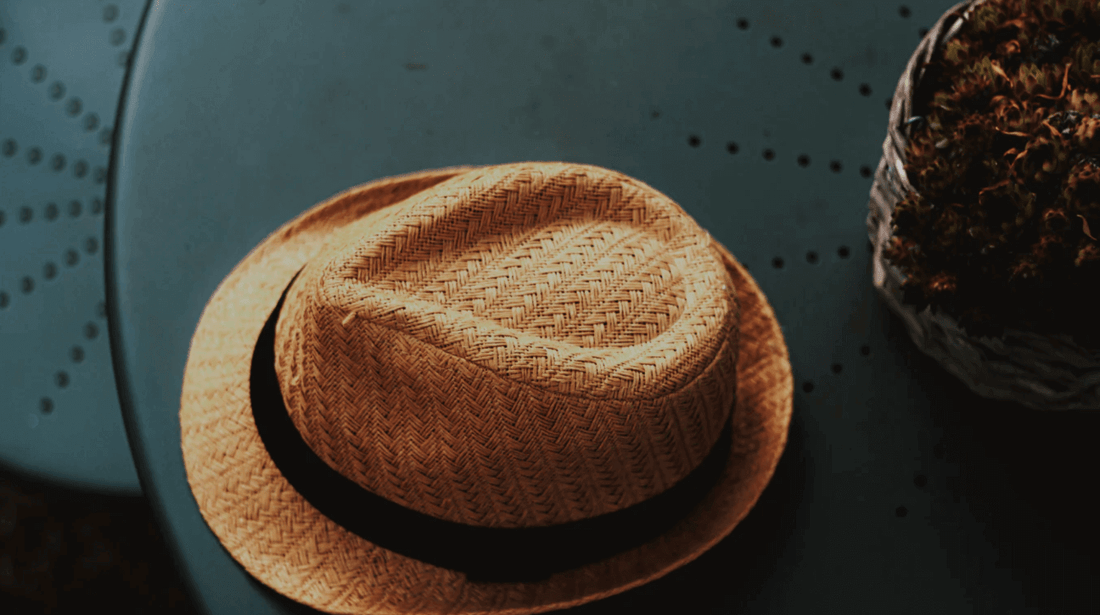 sustainable straw hat packaging