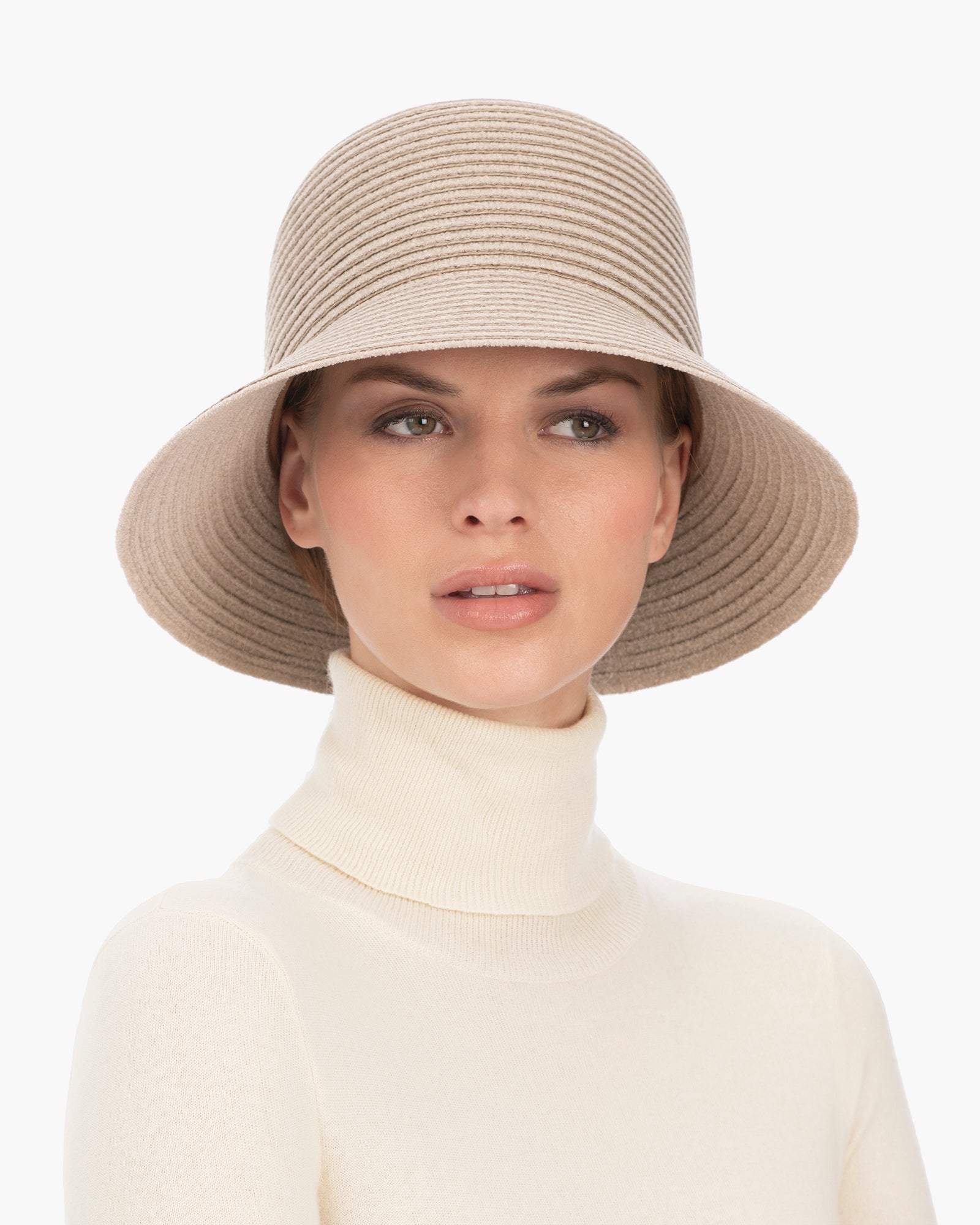 FW23_12907_SHENIA_CLOCHE_BONE_