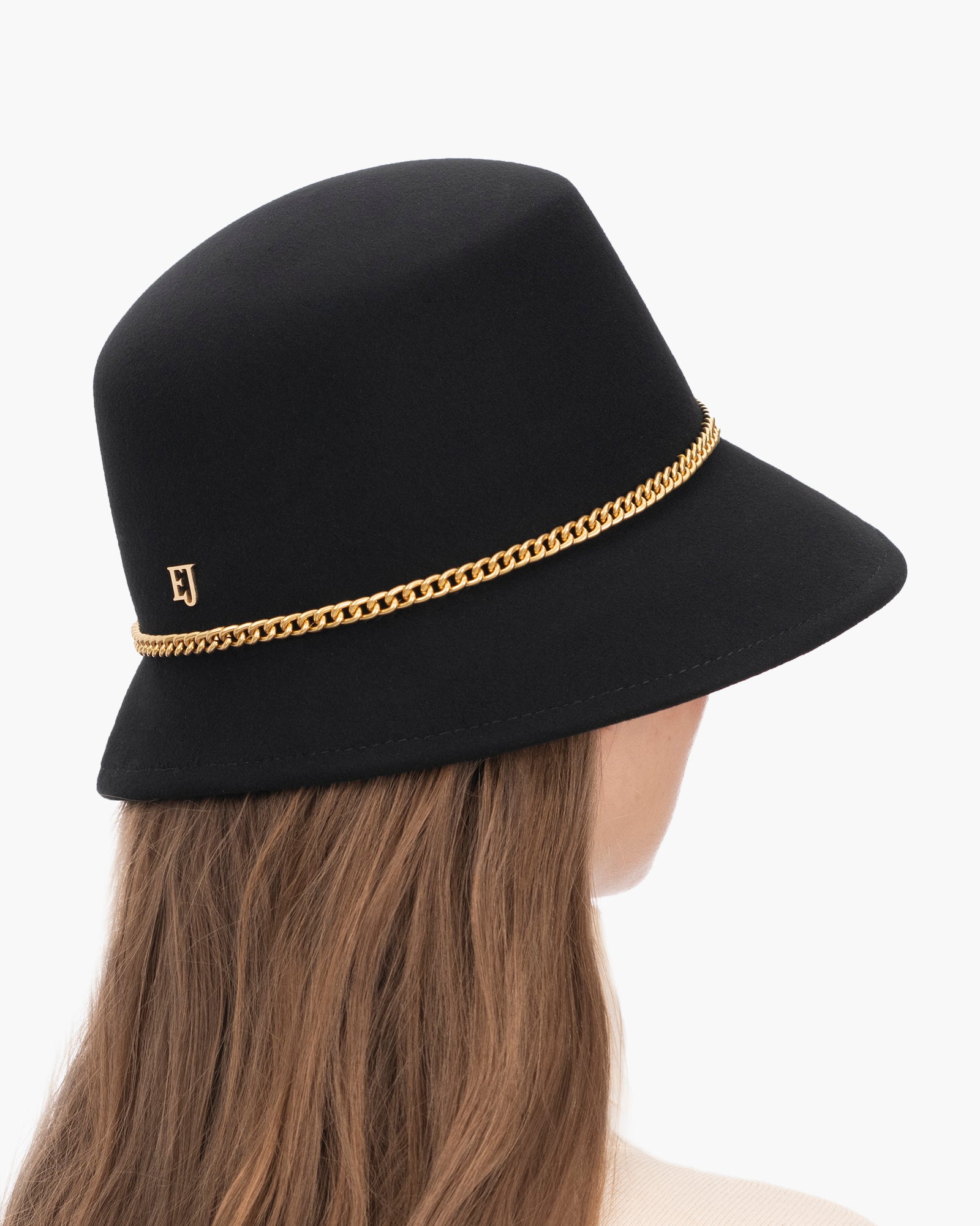 CLOCHE⭐︎コンビネゾン Chain Cloche Hat I Cloche with Gold Chain | Eric Javits