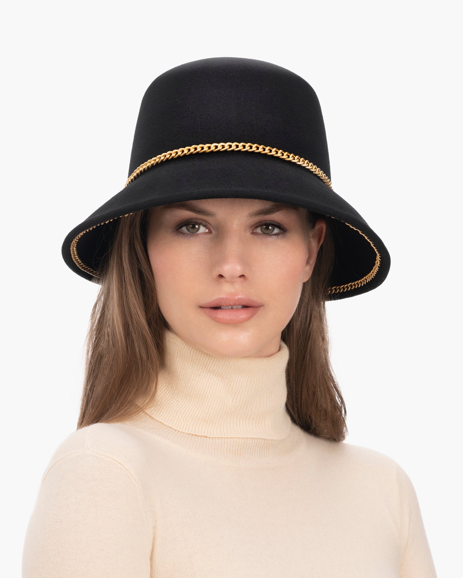 willyCHANEL コルクトゥキャップ ハイヒール Chain Cloche Hat I Cloche with Gold Chain | Eric Javits