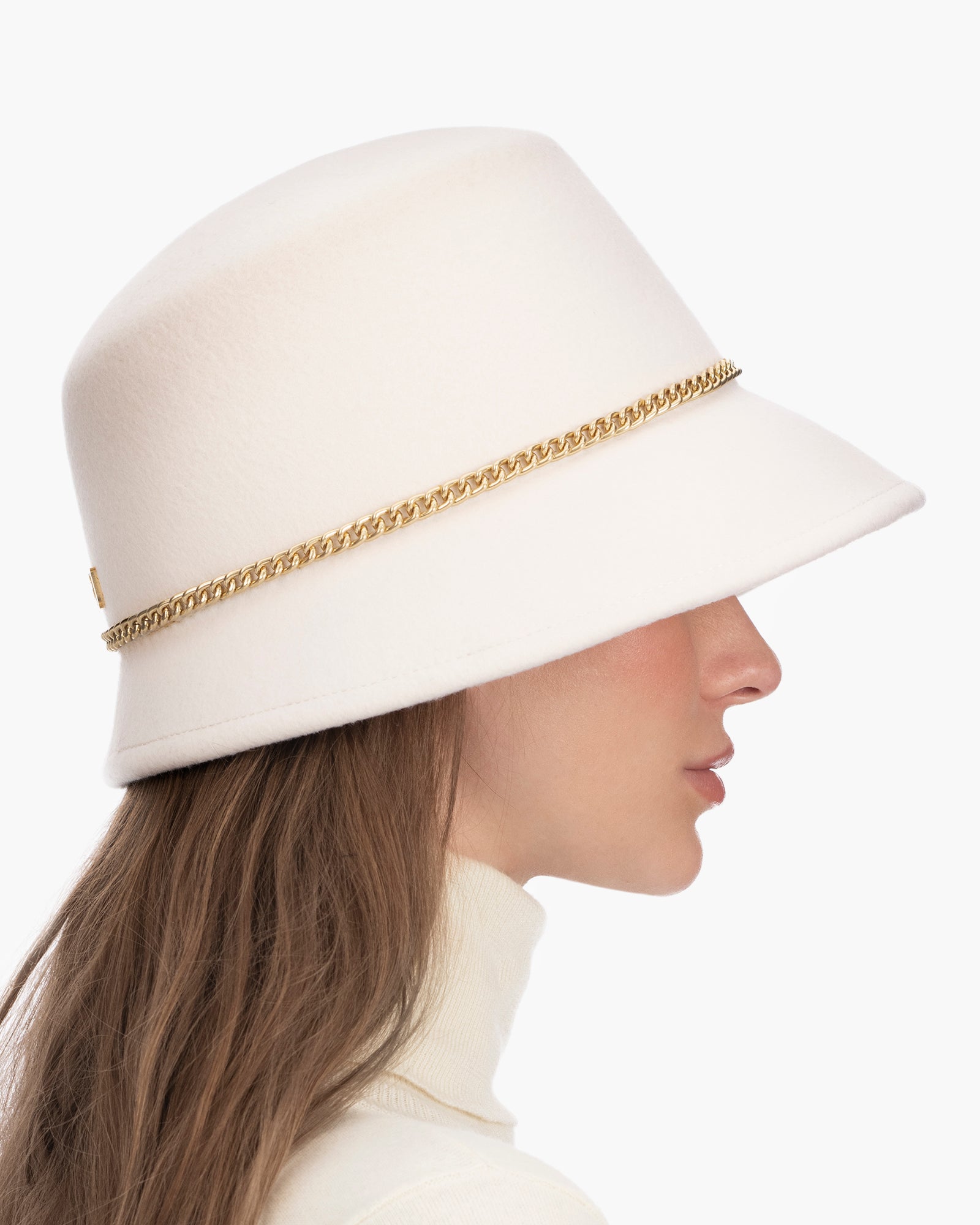 Chain Cloche Off White Eric Javits