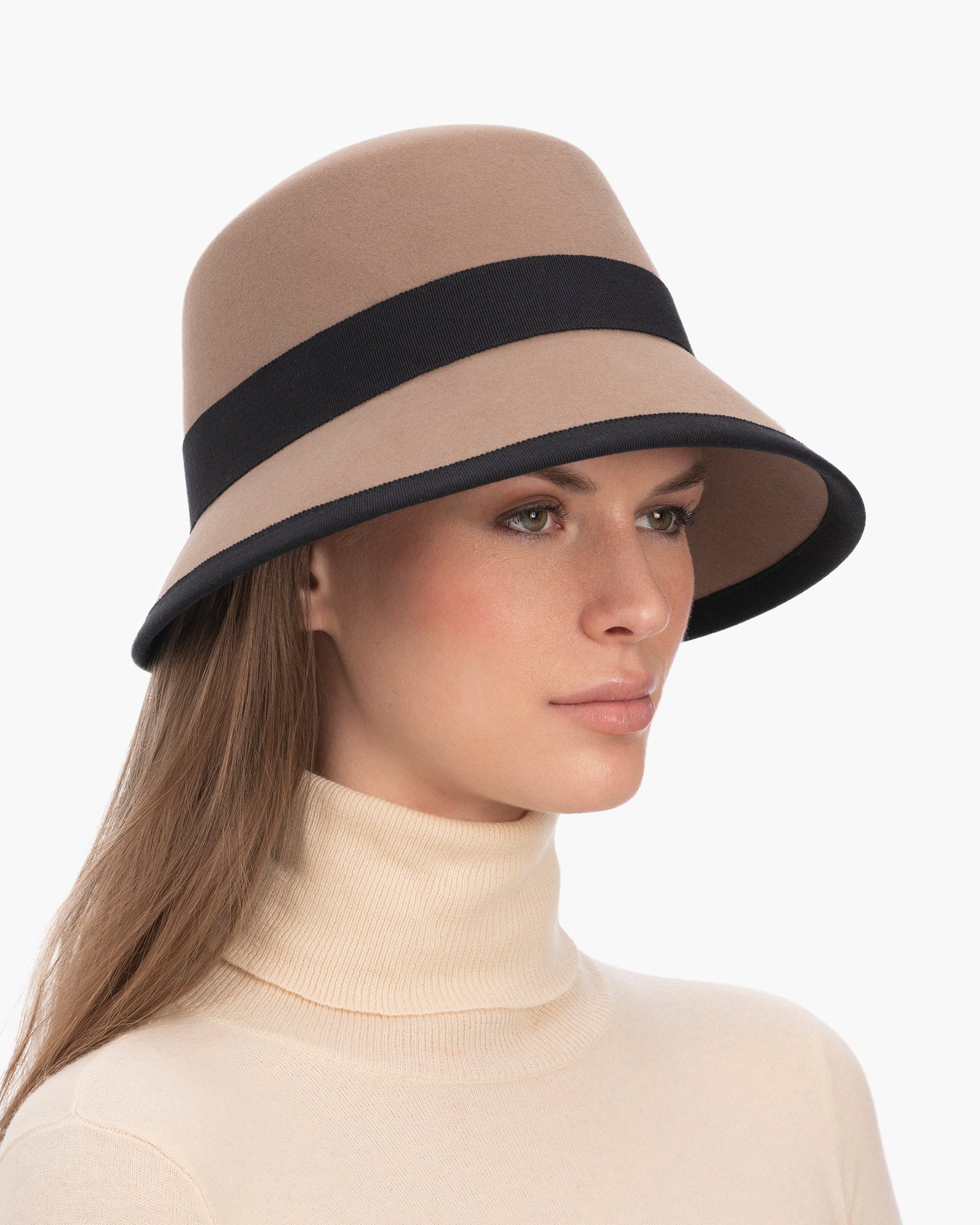 Lilly Taupe/Black Eric Javits