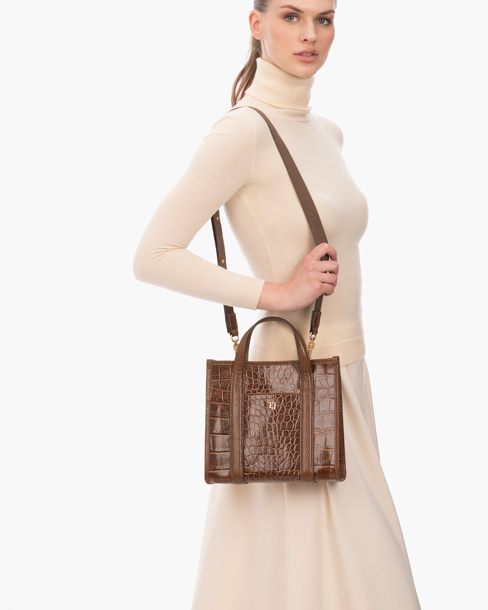 FW23_23394_TOTO_TOAST_SHLDR_ST