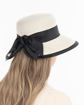 Diva H'Iver Off-White/Black Eric Javits