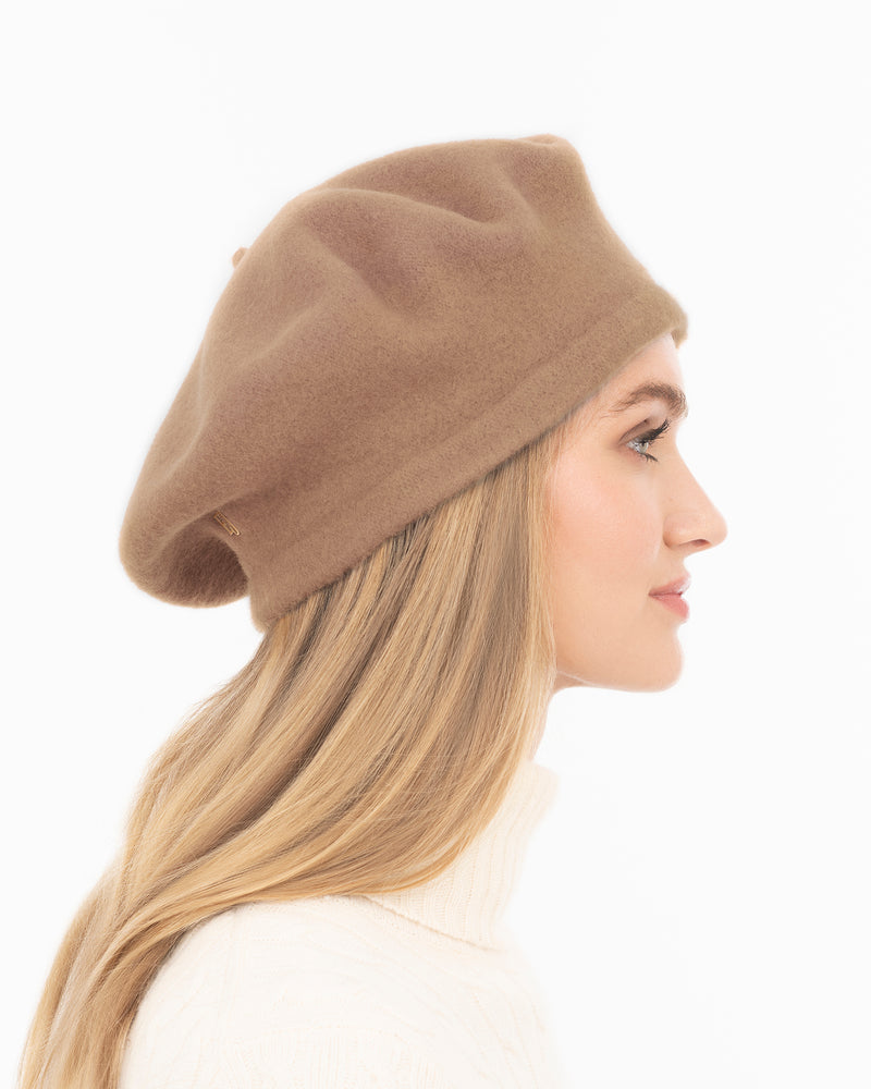 Tanya beret Camel Eric Javits