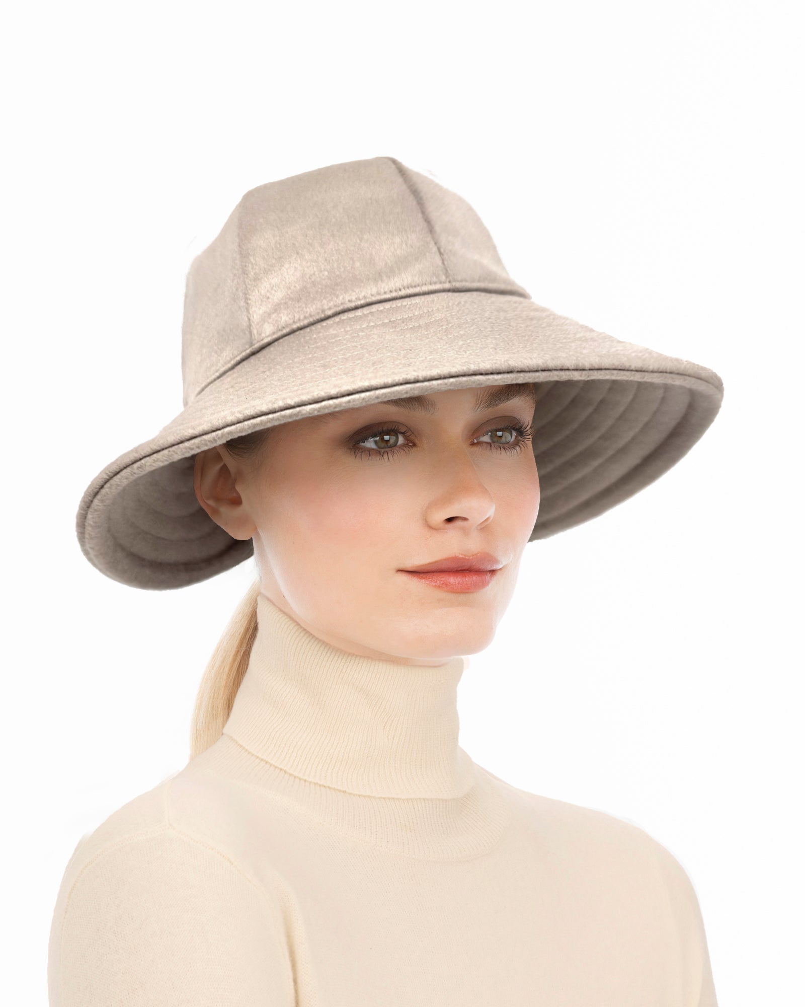 Callie D'Hiver Blone Eric Javits