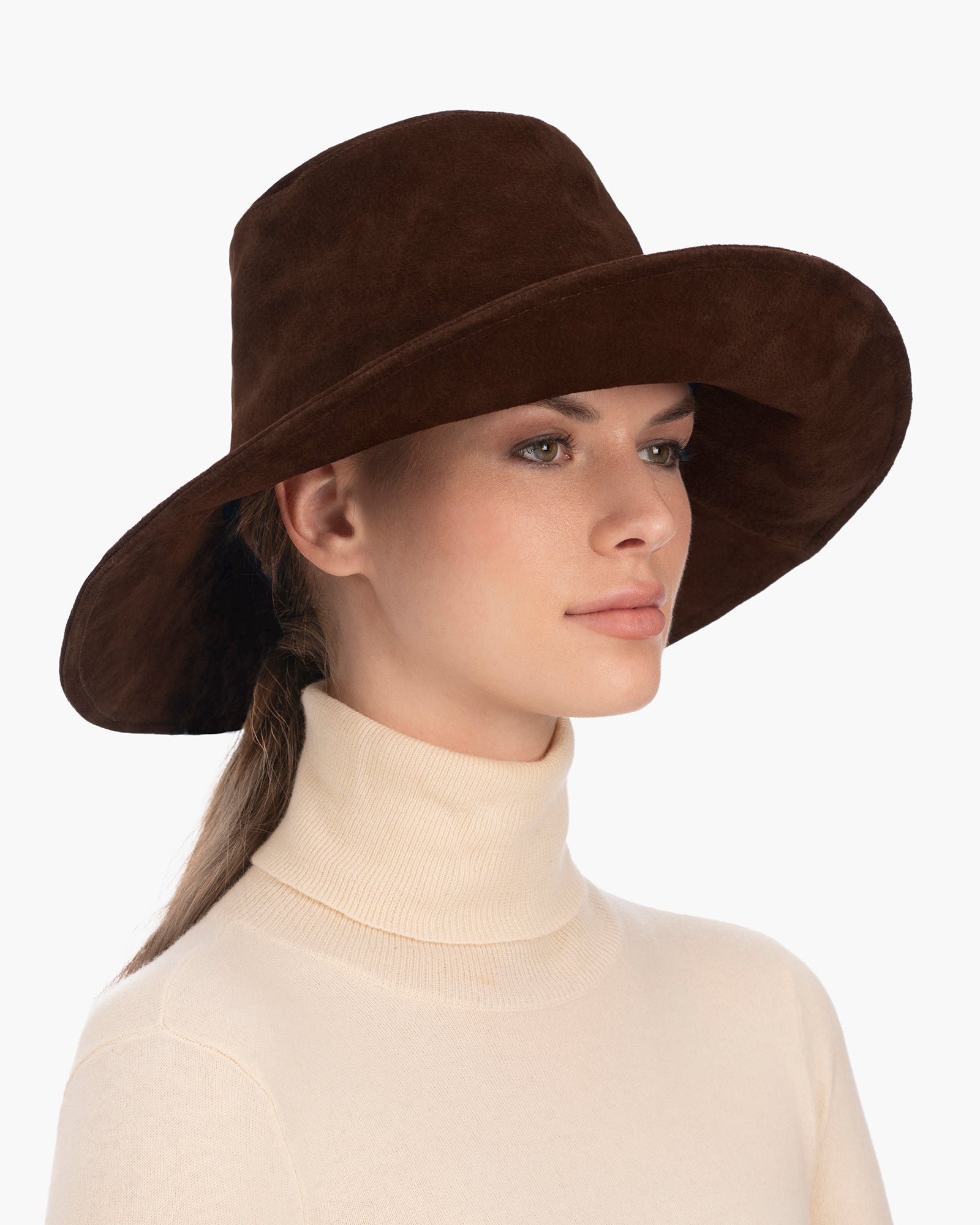 Anette Suede Bucket Hat