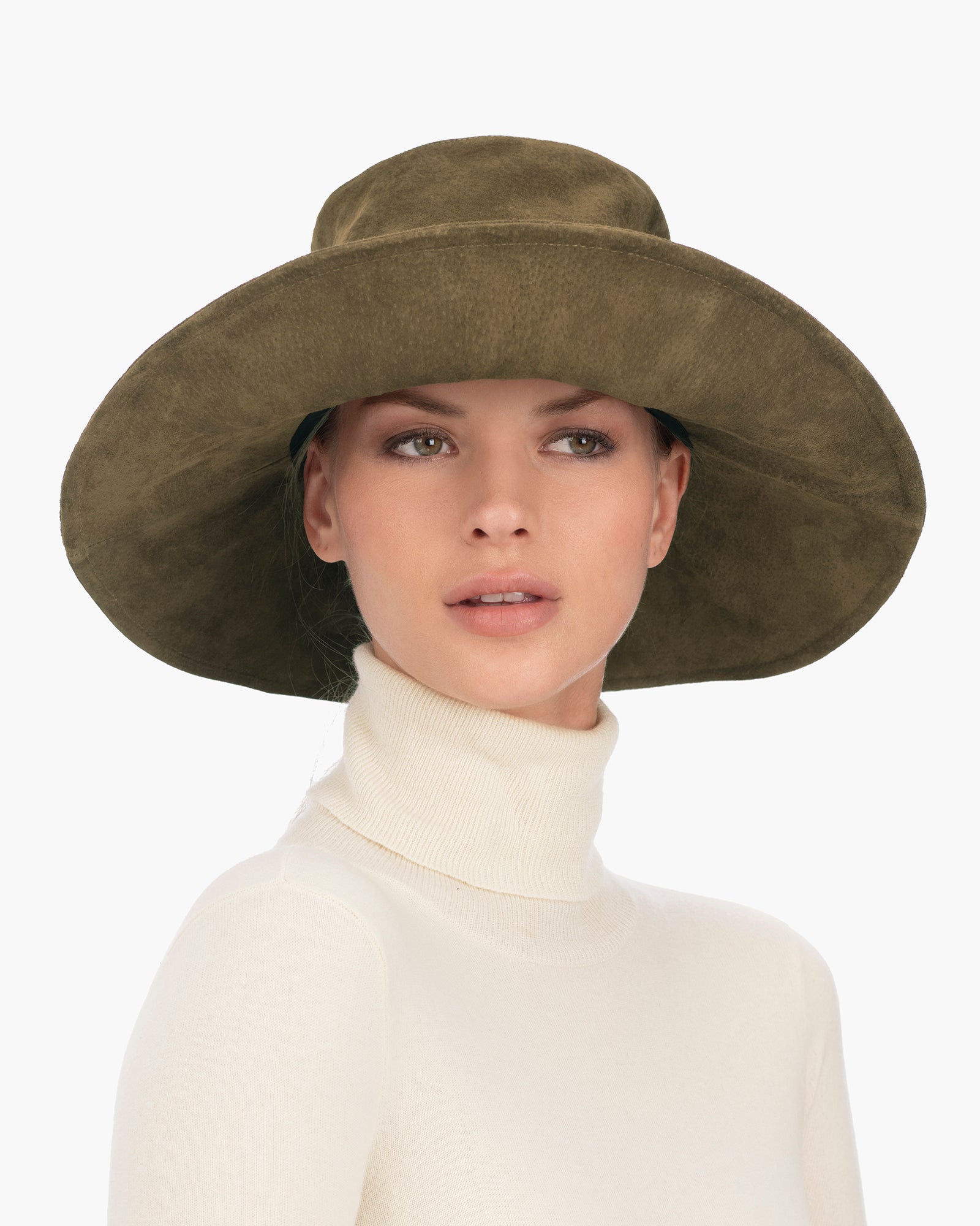 Anette Suede Bucket Hat