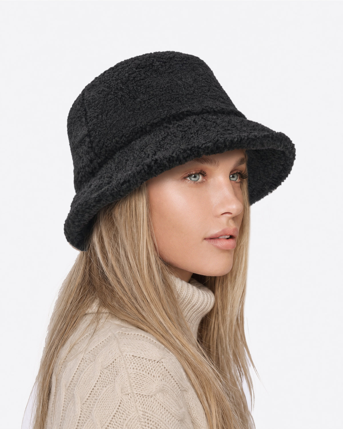 LAMB BUCKET Black ERIC JAVITS