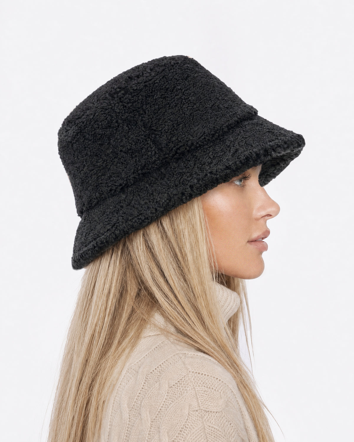 LAMB BUCKET Black ERIC JAVITS