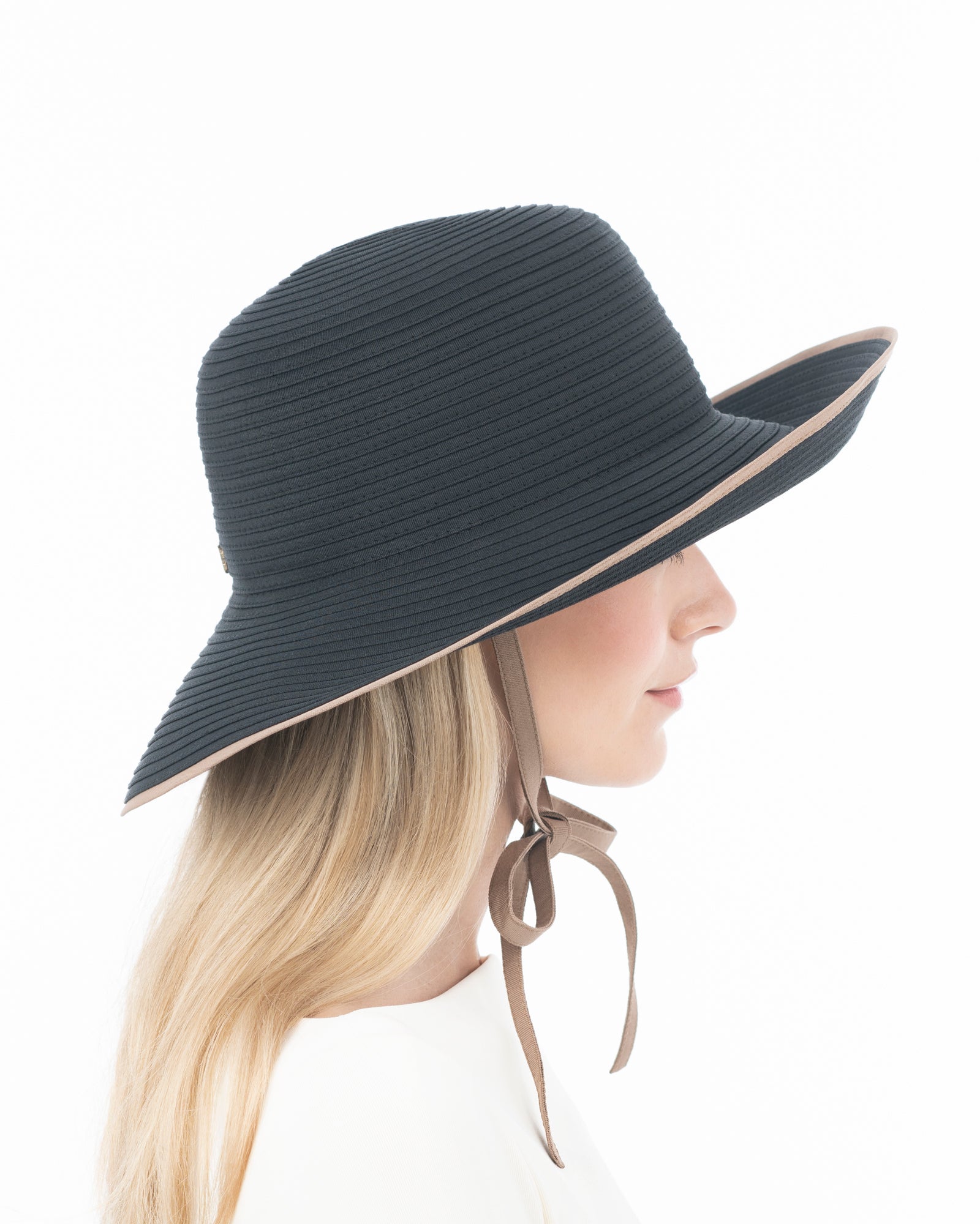 Ribbon Skimmer I Water-Resistant | Eric Javits