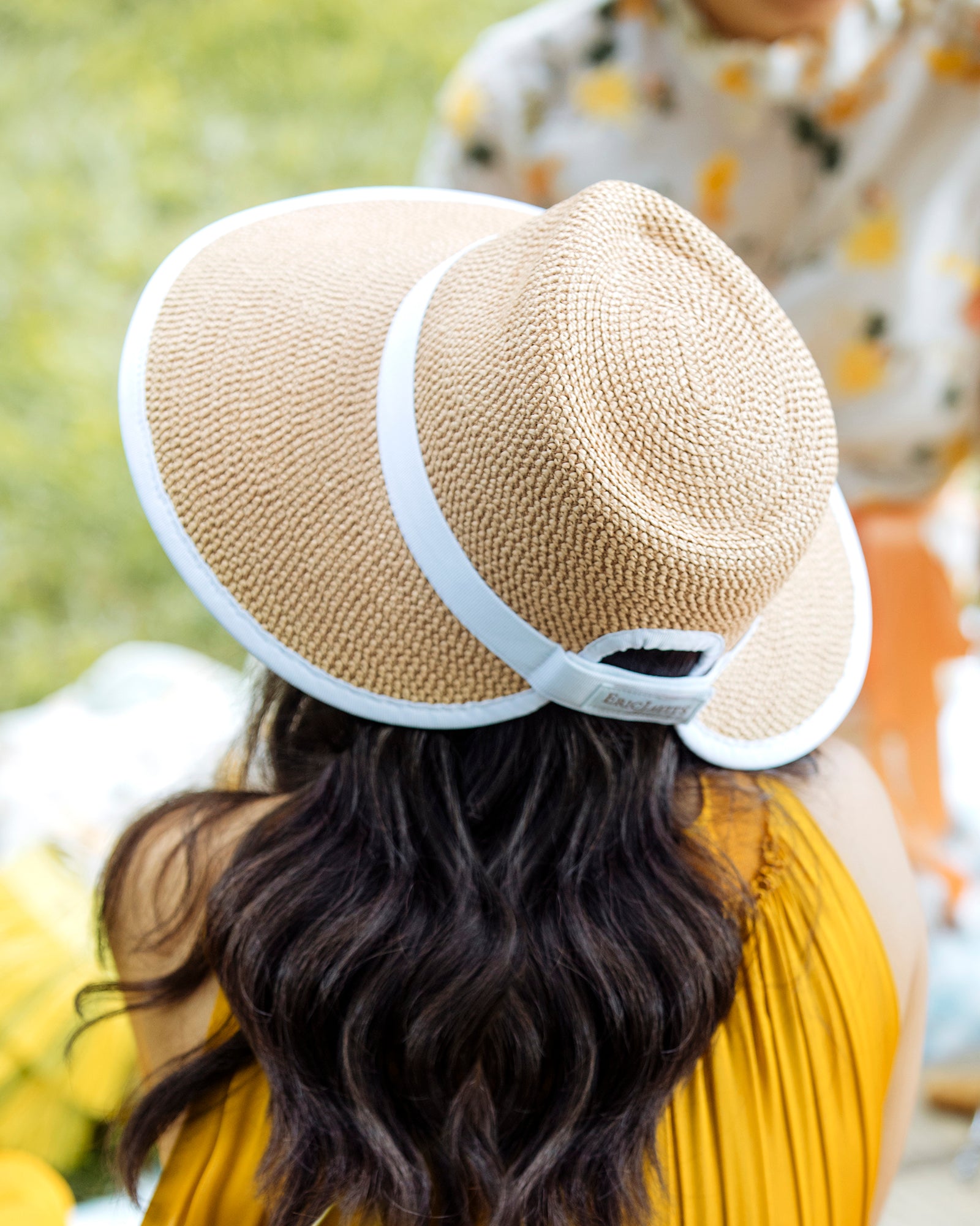 ERIC JAVITS　帽子　麦わらサンバイザー Suncrest Visor Peanut White | Women's | Eric Javits
