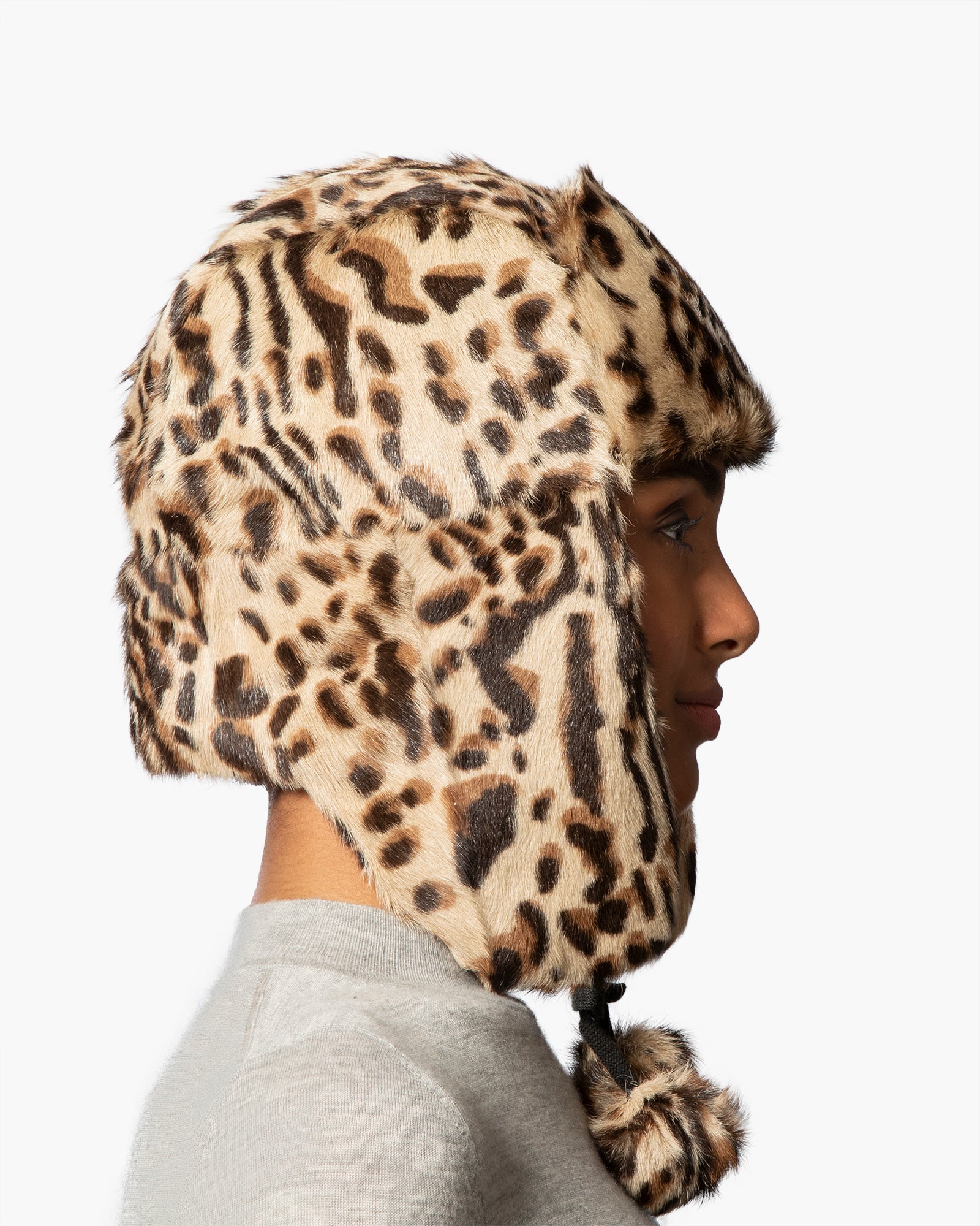 ぴーちゃんページです　ファーフードスヌード　ファージャガード帽子 Meow Trooper｜Handmade Designer's Winter Hat | Eric Javits