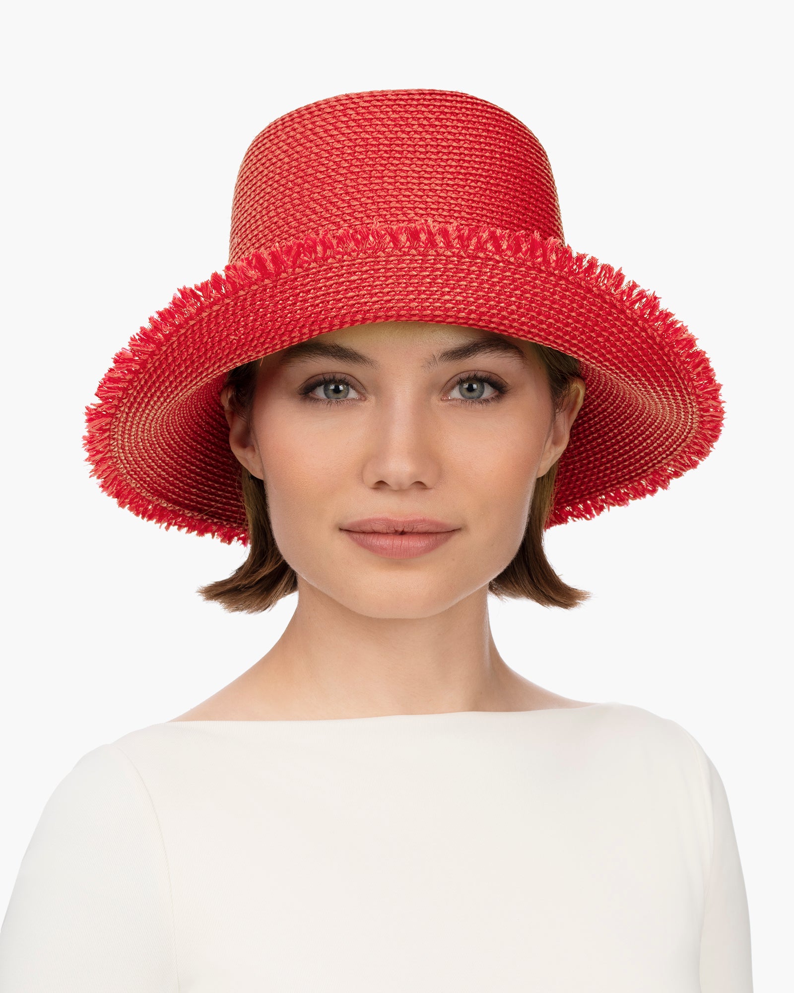 SS23_13296_SQ_BUCKET_RED_FRONT